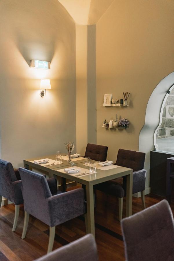M'Ar De Ar Aqueduto Hotel Évora Exterior foto Restaurant "La Table d'Or"