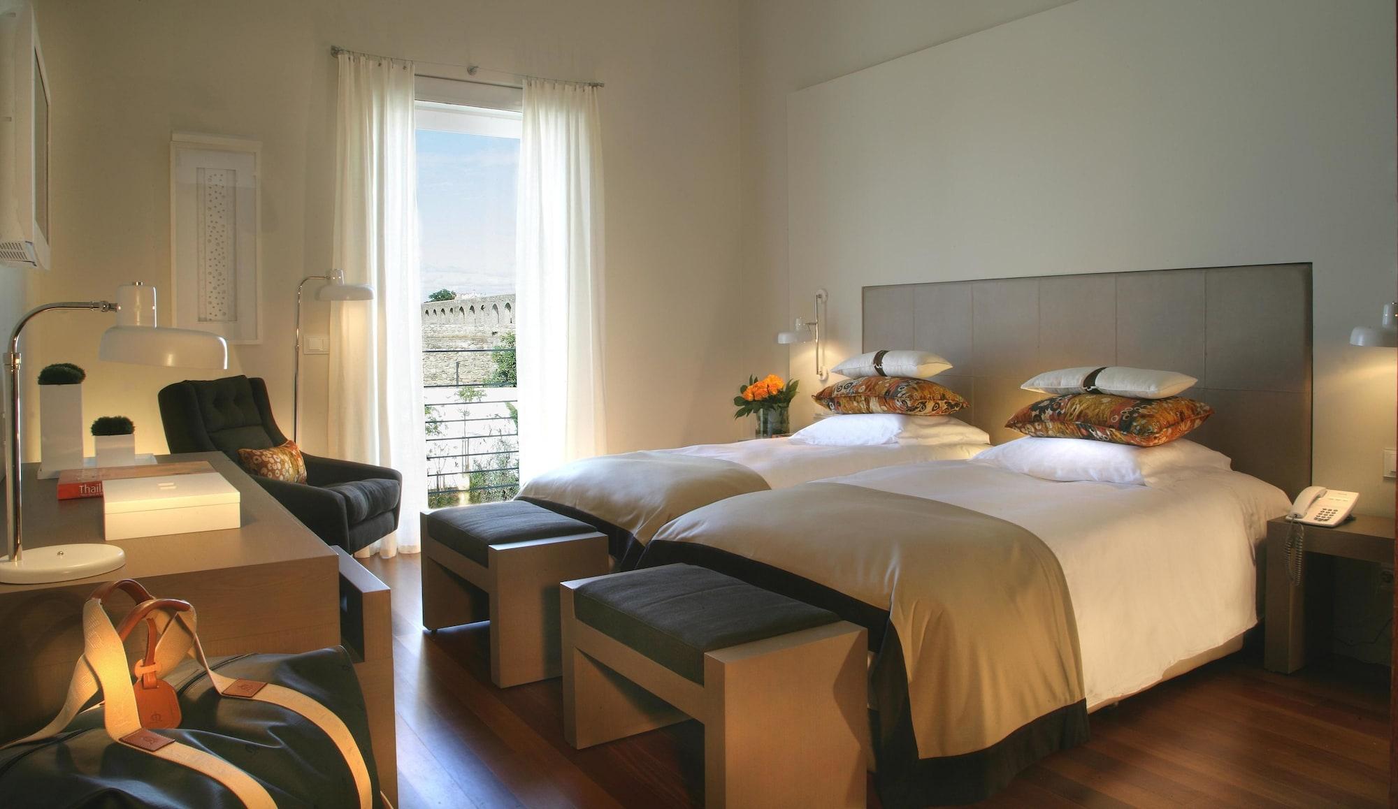 M'Ar De Ar Aqueduto Hotel Évora Exterior foto A room at the Hotel Majestic