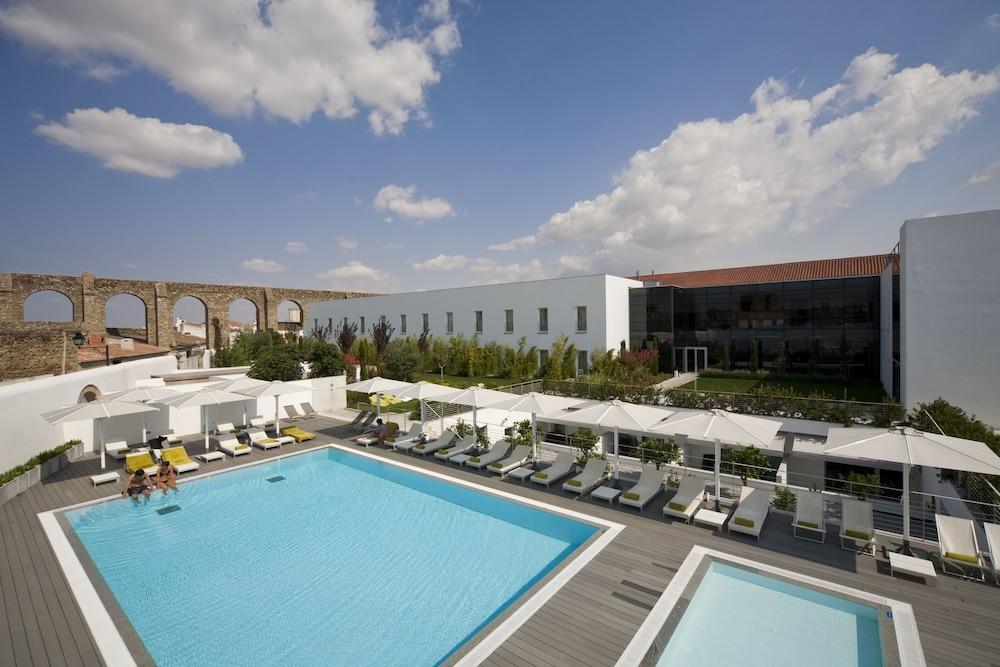 M'Ar De Ar Aqueduto Hotel Évora Exterior foto The hotel's swimming pool